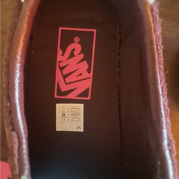 Vans - Picture 3 of 8